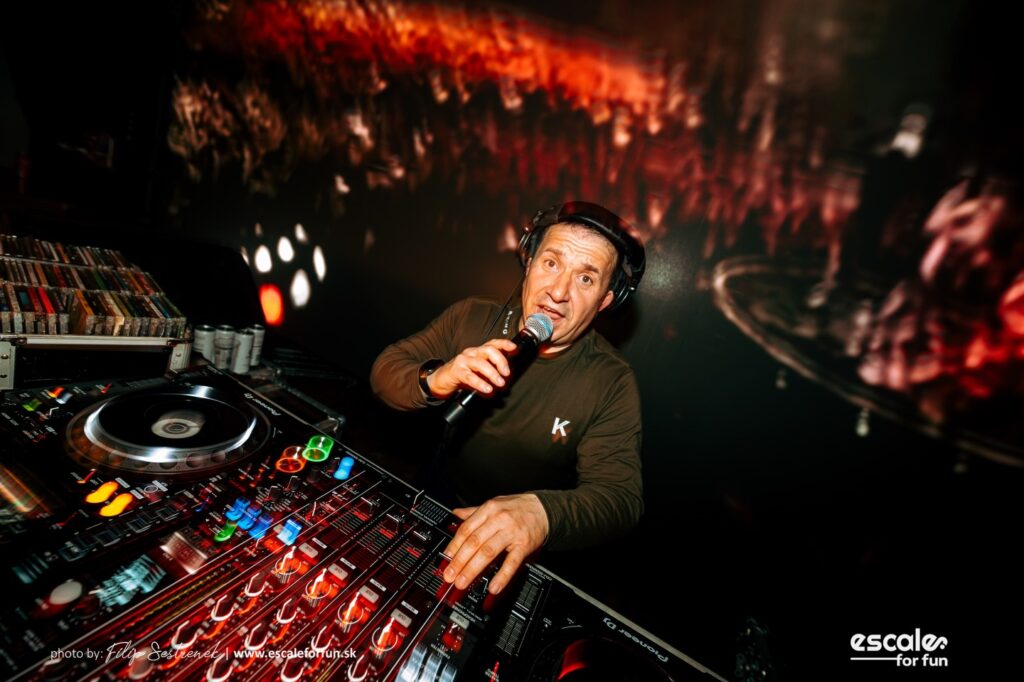 Instagram post from escale_for_fun. This post is in position 11.