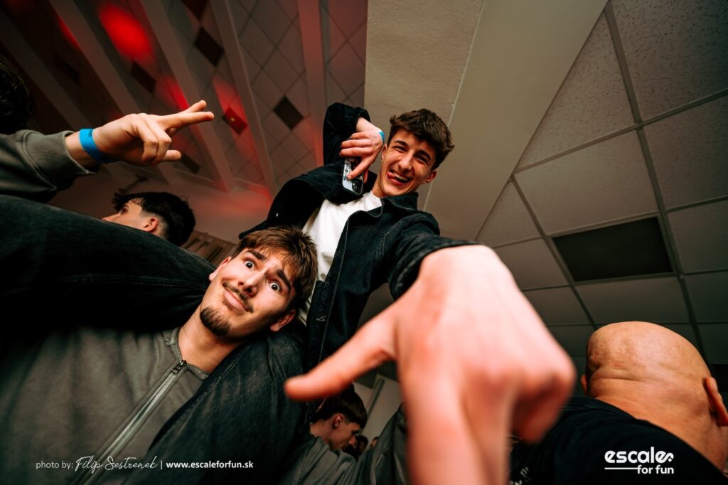 Instagram post from escale_for_fun. This post is in position 2.