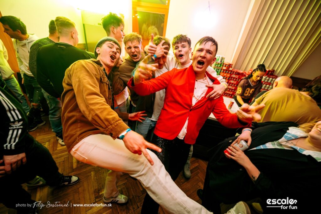 Instagram post from escale_for_fun. This post is in position 3.