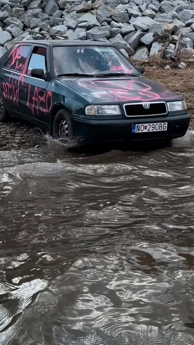 Instagram post from escale_for_fun. This post is in position 3.