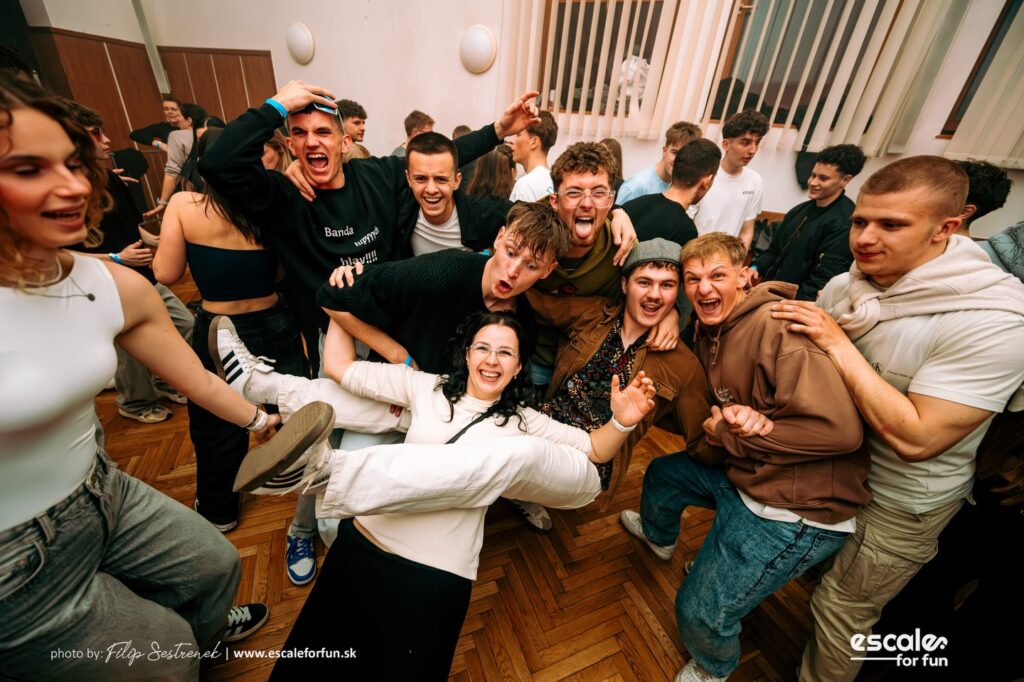 Instagram post from escale_for_fun. This post is in position 10.