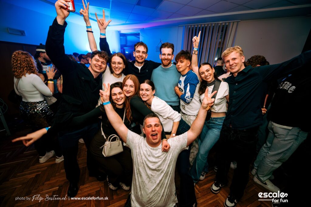 Instagram post from escale_for_fun. This post is in position 9.