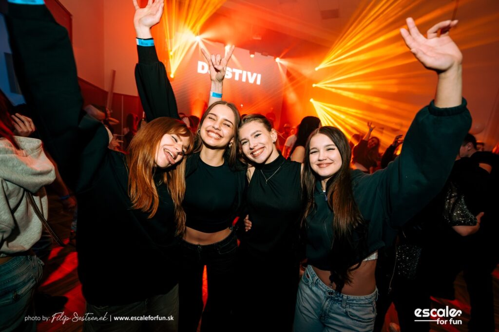 Instagram post from escale_for_fun. This post is in position 14.